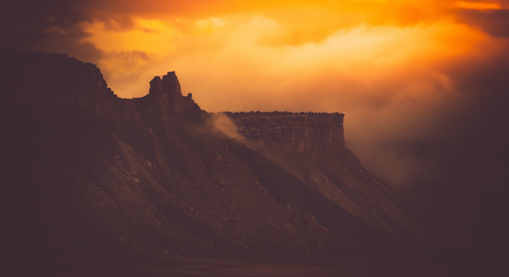 Red rock sunset near Snow Canyon in Southern Utah